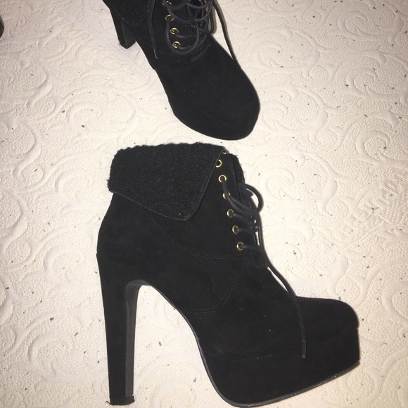 Heels - Picture 3 of 3